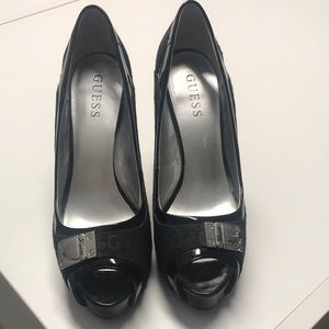 Peep-toe Platform Pump